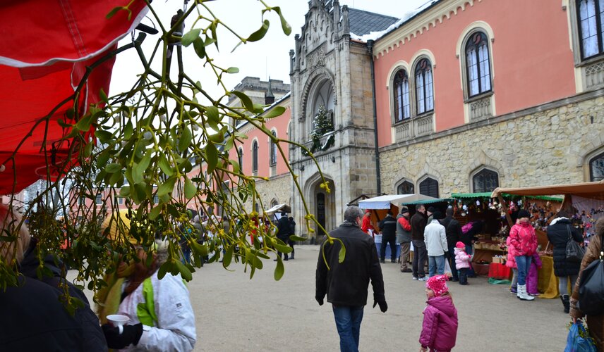 Adventní trhy na Sychrově Adventní trhy na Sychrově